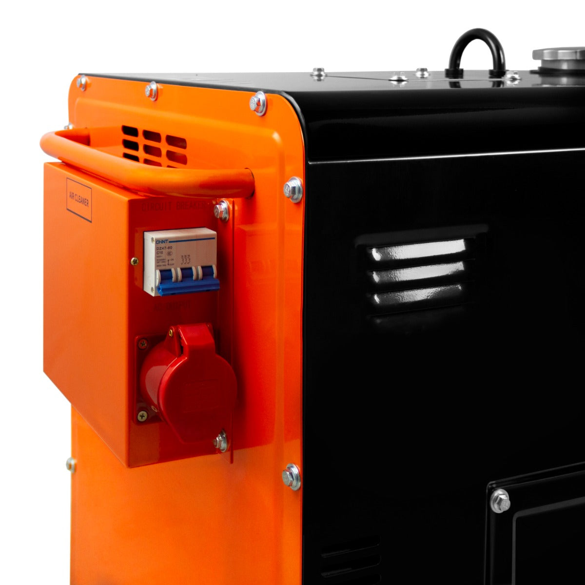 Dreiphasiger T-Mech Diesel Generator in Schwarz und Orange, mit einem leisen Design und einem roten Anschlusskasten für einfache Stromversorgung