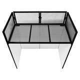 Schwarze DJ Booth Kabine mit einem stabilen Metallrahmen, transparenten Mesh-Elementen und einer großzügigen Arbeitsfläche für DJs