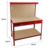 Robuste rote Werkbank mit Lochwand, Schublade und integriertem Licht, ideal für Werkstätten, mit glatter, beige Arbeitsfläche und stabilen Metallbeinen