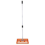 Rasenrakel in leuchtendem Orange mit einem stabilen, geraden Aluminiumgriff und einem robusten, rechteckigen Fuß für präzises Arbeiten im Garten