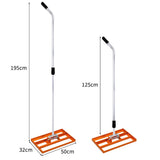 Rasenrakel in leuchtendem Orange mit einem stabilen, rechteckigen Fuß und einem verstellbaren, ergonomischen Griff aus Metall für einfachen Gebrauch