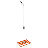 Rasenrakel in leuchtendem Orange mit einem langen, stabilen Aluminiumgriff und einer breiten, flachen Arbeitsfläche für effizientes Rasenverlegen