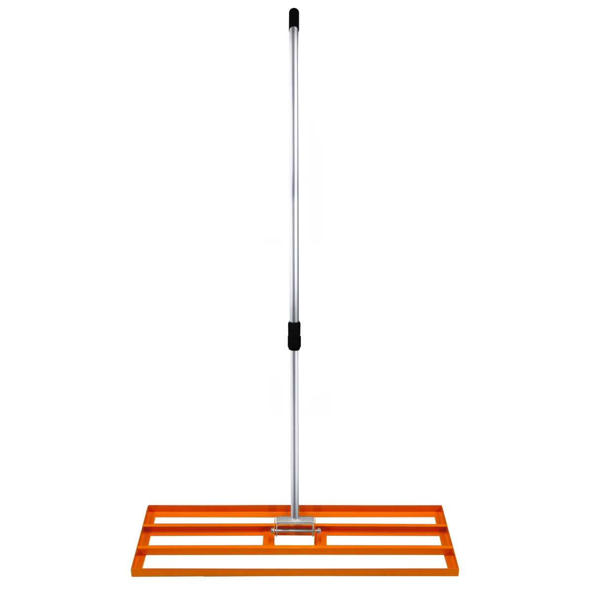 Rasenrakel in leuchtendem Orange mit einem stabilen, silbernen Griff und einem breiten, rechteckigen Kopf für effizientes Arbeiten im Garten