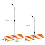 Rasenrakel in leuchtendem Orange mit einem stabilen Aluminiumgriff, 100 cm breite Arbeitsfläche, ideal für gleichmäßiges Verlegen von Rasenflächen