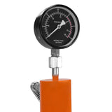 Hydraulische Werkstattpresse in leuchtendem Orange mit einem schwarzen Manometer, das den Druck bis 20 Tonnen anzeigt, robust und funktional