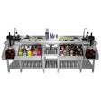 Moderne Duo-Barstation aus Edelstahl mit zwei Mixern, Gläsern, frischen Zutaten und verschiedenen Spirituosen für professionelle Barkeeper