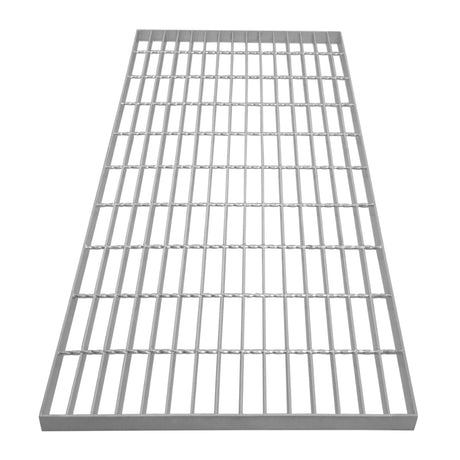 Verzinkter Gitterrost in rechteckiger Form, 1000mm x 500mm, mit gleichmäßig angeordneten, stabilen Streben und glatter, silberner Oberfläche