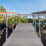 Verzinkte Gitterroste in der Größe 1000mm x 500mm, mit rutschfester Oberfläche, grauer Farbe und stabilen Metallrahmen, ideal für Außenanwendungen