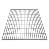 Verzinkter Gitterrost in quadratischer Form, 800mm x 800mm, mit gleichmäßigen, robusten Streben und silberner, glänzender Oberfläche für hohe Stabilität
