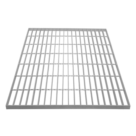Verzinkter Gitterrost in quadratischer Form, 700mm x 700mm, mit gleichmäßigen, stabilen Streben und silberner, korrosionsbeständiger Oberfläche