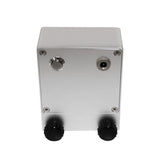 Ultraschall-Schallplattenreiniger in silberner Aluminium-Oberfläche, mit zwei schwarzen Drehknöpfen und einem Anschluss für die Stromversorgung
