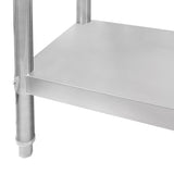 Edelstahl Arbeitstisch mit glatter, glänzender Oberfläche, stabilen Beinen und einem praktischen Ablageboden, ideal für Küchen und Werkstätten