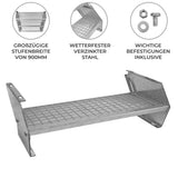 Verzinkte Stahlstufe mit einer Breite von 900 mm, rutschfester Oberfläche, robustem Design und wetterfesten Eigenschaften, inklusive Befestigungen
