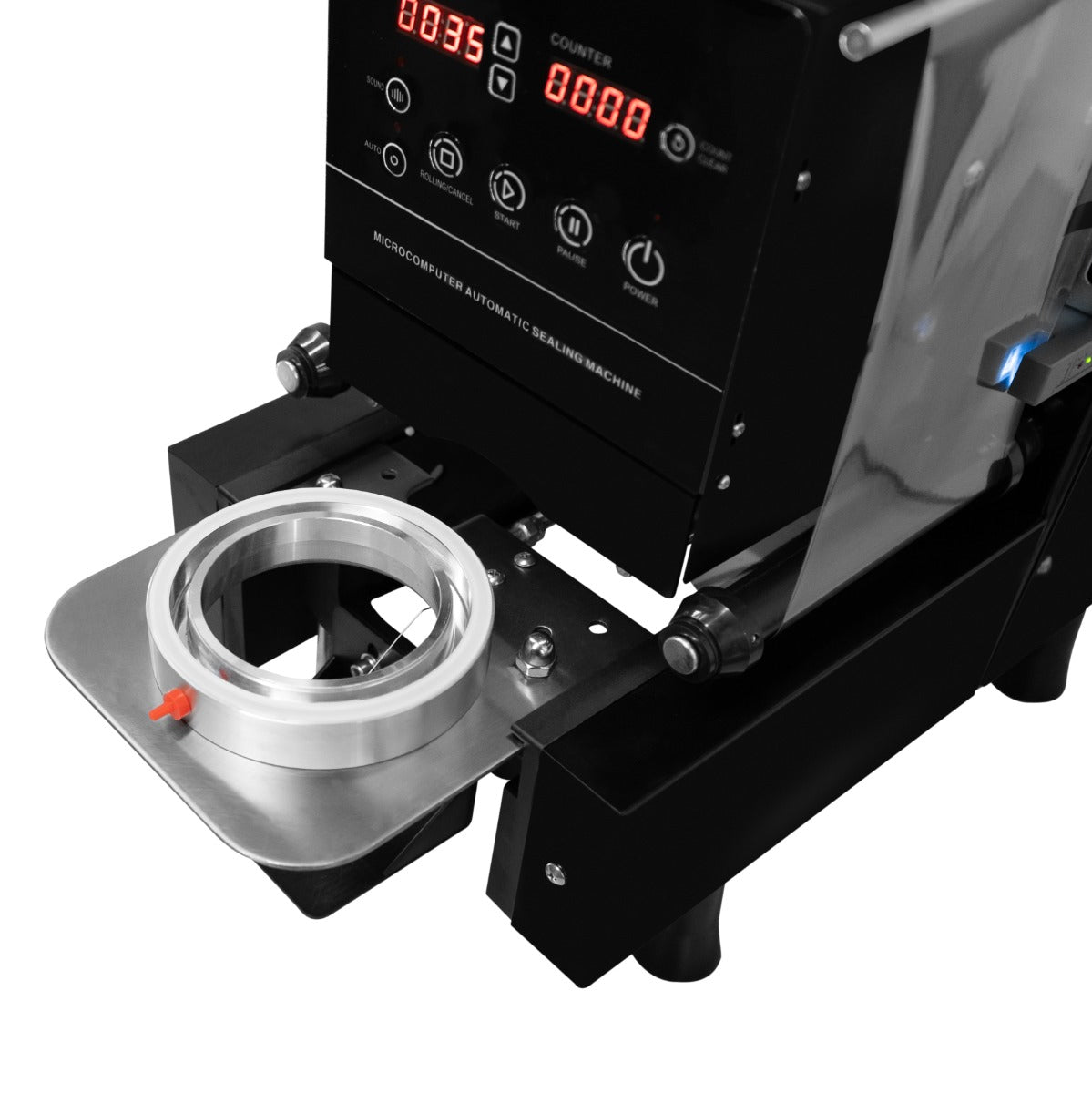 Vollautomatische Bechersiegelmaschine mit digitalem Display, glänzendem Metall und robustem Gehäuse, ideal für effizientes Verpacken von Lebensmitteln