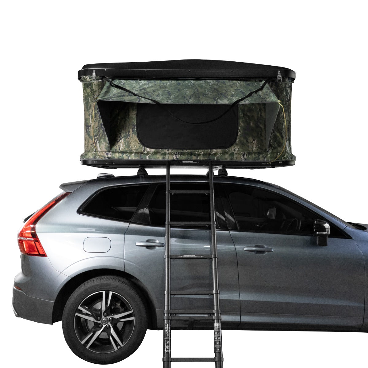 Dachzelt in Camouflage-Design auf einem grauen SUV, mit stabiler Leiter, ideal für Camping und Outdoor-Abenteuer, wetterfest und robust