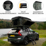 Dachzelt in Camouflage-Design auf einem Auto, mit großem Aufbewahrungsnetz, Solar-Taschenlampe und wasserdichtem Material, ideal für Outdoor-Abenteuer