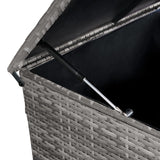 Grau geflochtene Rattan Kissenbox mit einem stabilen Deckel, innen schwarz, ideal zur Aufbewahrung von Kissen und Gartenaccessoires