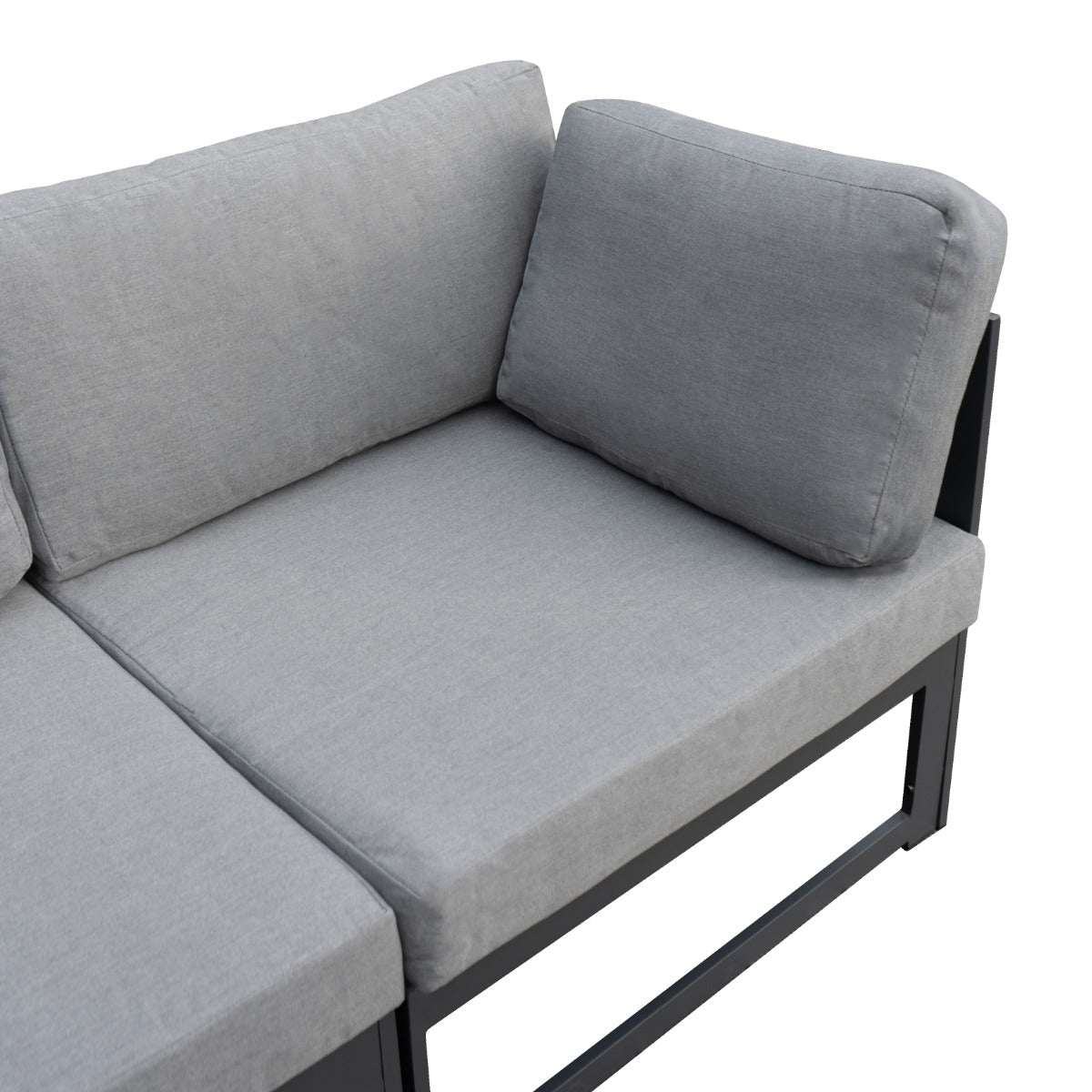 Beige-graues, modulares Gartenlounge-Set mit weichen Kissen und robustem schwarzem Metallrahmen, ideal für entspannte Abende im Freien