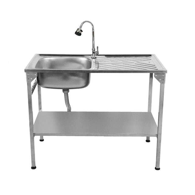 Faltbarer Camping-Spültisch aus Edelstahl mit einer großen Spüle, abgerundeten Kanten, einer praktischen Ablage und einem flexiblen Wasserhahn