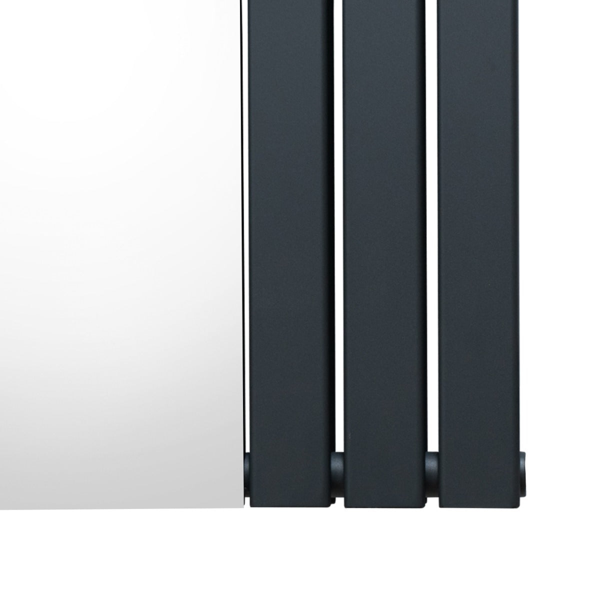 Heizkörper mit Spiegel in Anthrazitgrau, 1800mm x 565mm, mit glatter, reflektierender Oberfläche und modernen, rechteckigen Lamellen für elegantes Design