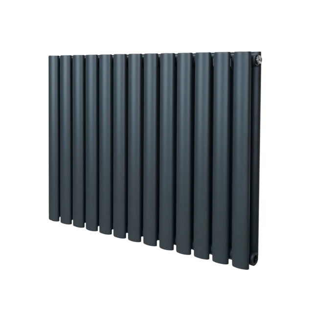 Ovaler Röhrenheizkörper in Anthrazitgrau, 600mm x 780mm, mit glatter, mattschwarzer Oberfläche und eleganten, runden Röhren für moderne Innenräume