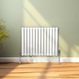 Ovaler Röhrenheizkörper in Weiß, 600mm x 780mm, mit glänzender Oberfläche, vertikalen Röhren und stabilen Füßen, ideal für moderne Wohnräume