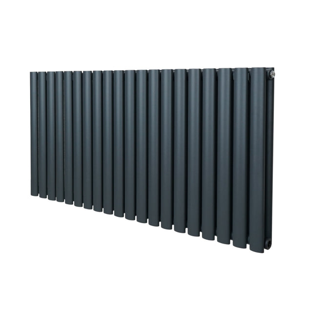 Ovaler Röhrenheizkörper in Anthrazitgrau, 600mm x 1200mm, mit glatter, mattschwarzer Oberfläche und eleganten, runden Rohren für modernes Design