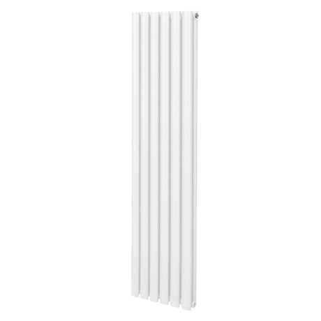 Ovaler Röhrenheizkörper in Weiß, 1600mm x 360mm, mit glatter Oberfläche und eleganten, vertikalen Lamellen für moderne Innenräume