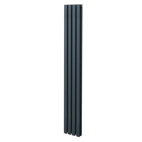 Ovaler Röhrenheizkörper in Anthrazitgrau, 1800mm x 240mm, mit glatter, mattschwarzer Oberfläche und modernem, schlankem Design für stilvolle Wärme