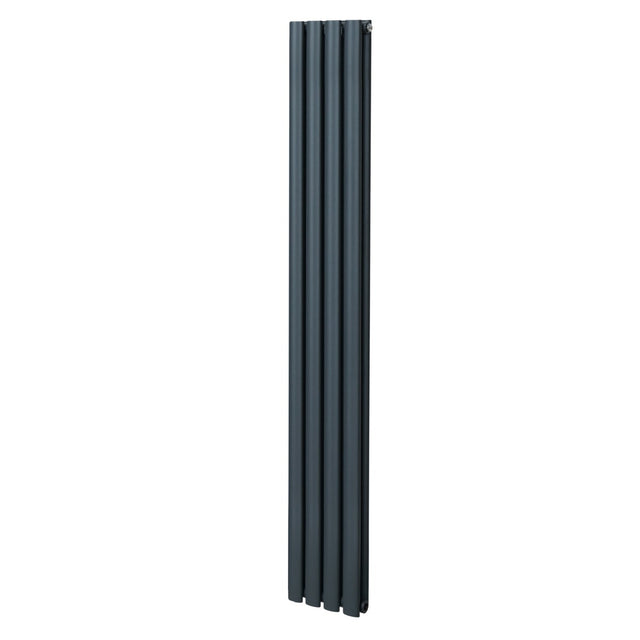 Ovaler Röhrenheizkörper in Anthrazitgrau, 1800mm x 240mm, mit glatter, mattschwarzer Oberfläche und modernem, schlankem Design für stilvolle Wärme