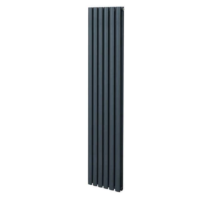 Ovaler Röhrenheizkörper in Anthrazitgrau, 1800mm x 360mm, mit glatten, vertikalen Röhren und modernem, minimalistischen Design für stilvolle Heizlösungen