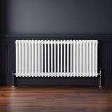 Traditioneller 3-Spalten-Heizkörper in Weiß, 600 x 1192 mm, mit geripptem Design und glänzender Oberfläche, ideal für moderne Innenräume
