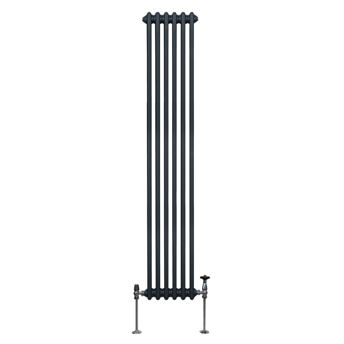Traditioneller 3-Spalten-Heizkörper in Anthrazitgrau, 1800 x 292 mm, mit vertikalen Röhren und glänzenden Metallfüßen für elegantes Design und effiziente Wärmeabgabe