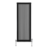 Traditioneller 3-Spalten-Heizkörper in Schwarz, 1800 x 562 mm, mit vertikalen Röhren und stabilen Füßen aus Metall, ideal für moderne Innenräume