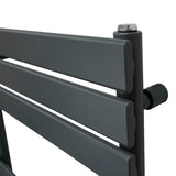 Flachheizkörper für Handtücher in Anthrazitgrau, 1200mm x 450mm, mit glatten, rechteckigen Lamellen und modernem, minimalistischen Design