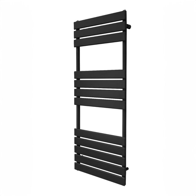 Flachheizkörper für Handtücher in elegantem Schwarz, 1200mm x 450mm, mit modernen, horizontalen Lamellen und glatter, mattschwarzer Oberfläche