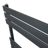 Flachheizkörper für Handtücher in Anthrazitgrau, 1200mm x 600mm, mit glatter, mattschwarzer Oberfläche und modernen, geraden Linien