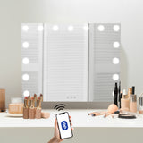 LED Bluetooth Spiegel in der Größe 58 x 46 cm, mit 10 dimmbaren Lichtern, modernem Design und glatter, reflektierender Oberfläche, ideal für Make-up Anwendungen