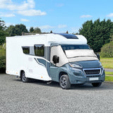 Witterungsbeständige Frontscheibenabdeckung für Wohnmobile in Grau und Weiß, passend für verschiedene Modelle, schützt vor Sonne und Frost