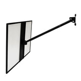 Schwarzer LED-Leuchtrahmen im DIN A2-Format mit einem stabilen Wandarm, ideal für die Präsentation von Plakaten und Werbematerialien