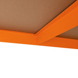 Die S-Rax 2-stufige Werkbank hat eine stabile orangefarbene Metallstruktur mit einer robusten Arbeitsplatte aus Holz, ideal für Werkstätten und Garagen