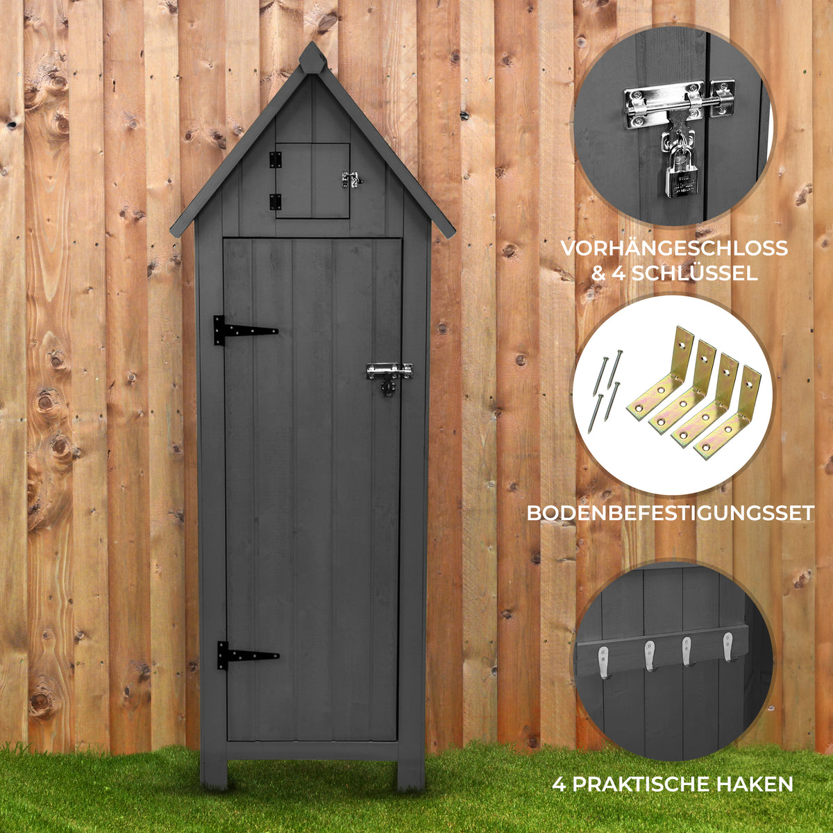 Grau lackierter Holz-Gartenschrank mit spitzem Dach, stabilen Türen, Vorhängeschloss, vier Haken und Bodenbefestigungsset, vor einer Holzlattenwand
