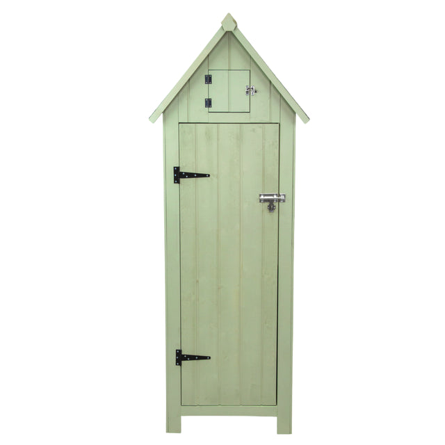 Holz-Gartenschrank in sanftem Grün mit spitzem Dach, vertikalen Holzlatten, einem kleinen oberen Fach und robusten Metallbeschlägen