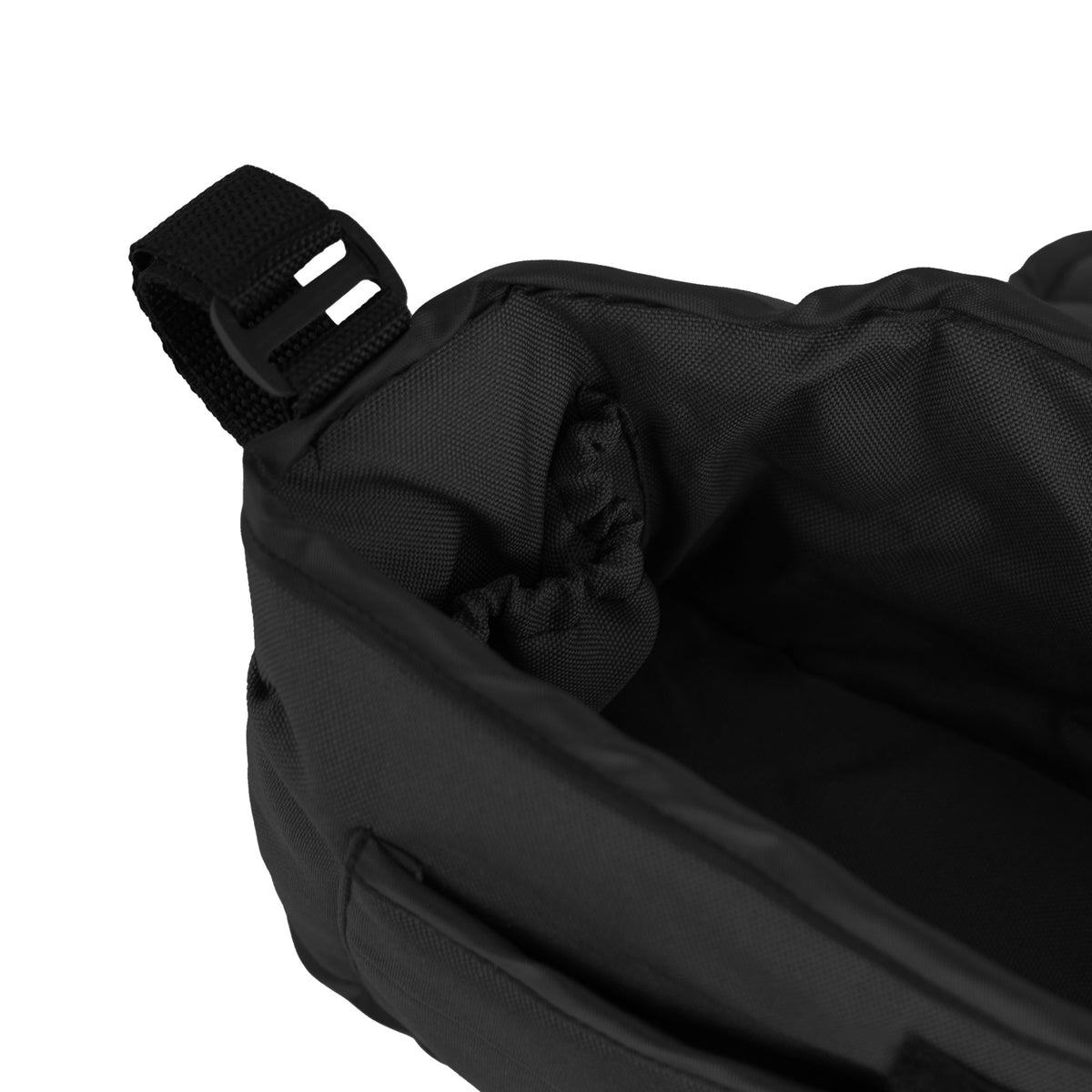 Schwarze Haustierwagen Fronttasche aus strapazierfähigem Material, mit weichem Innenfutter und verstellbarem Tragegurt für optimalen Komfort