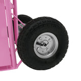 Schwarzes Gummirad mit silberner Felge, montiert an einem tragbaren, rosa Gestell für die Deluxe-Pferdedusche, ideal für den mobilen Einsatz