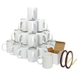 72 weiße Sublimationsbecher in verschiedenen Positionen, umgeben von Kartons und Heizbandrollen, ideal für personalisierte Designs und Geschenke
