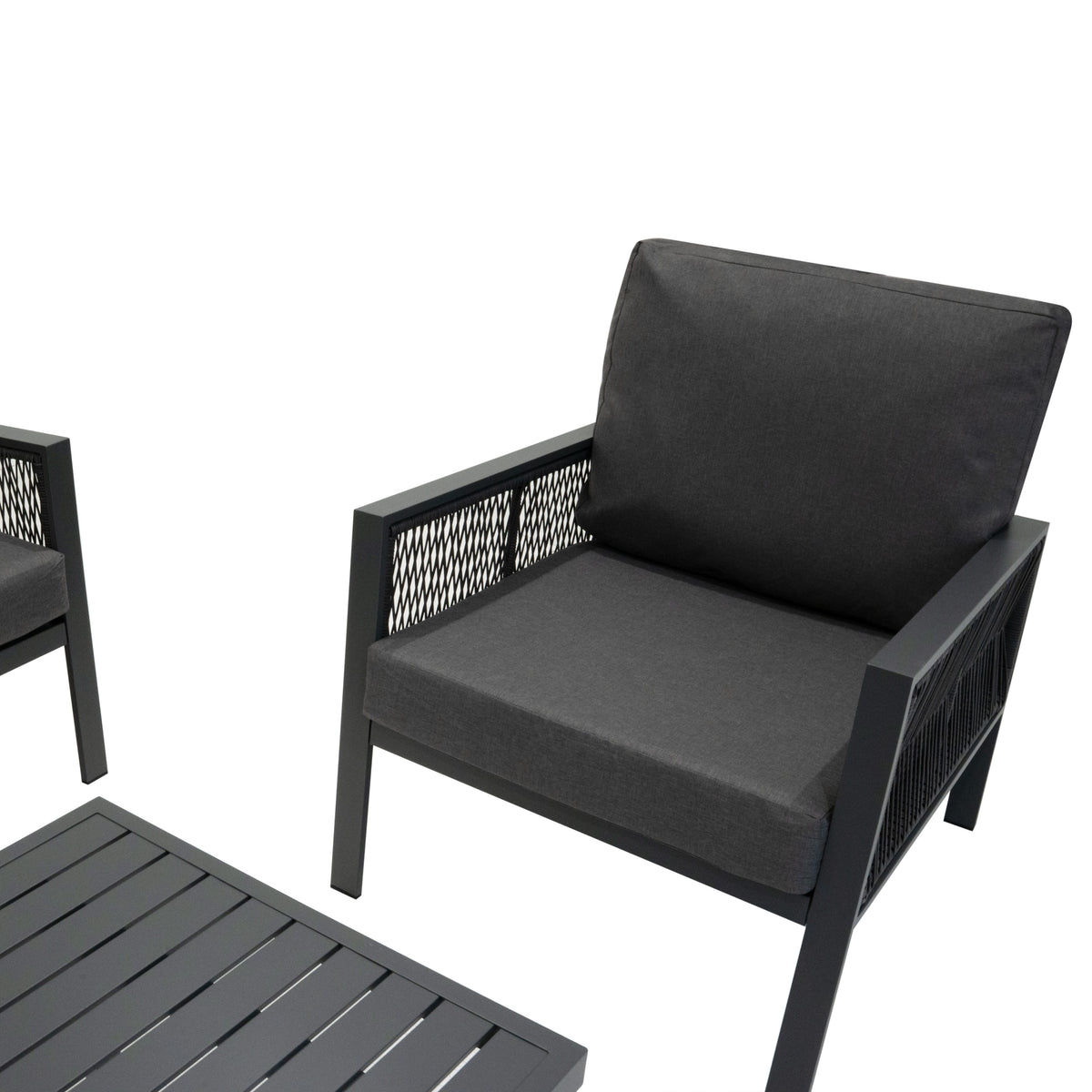 4-teilige Aluminium-Sofagarnitur in Anthrazitgrau mit gepolsterten Sitzflächen und modernem, luftigen Design, ideal für den Außenbereich