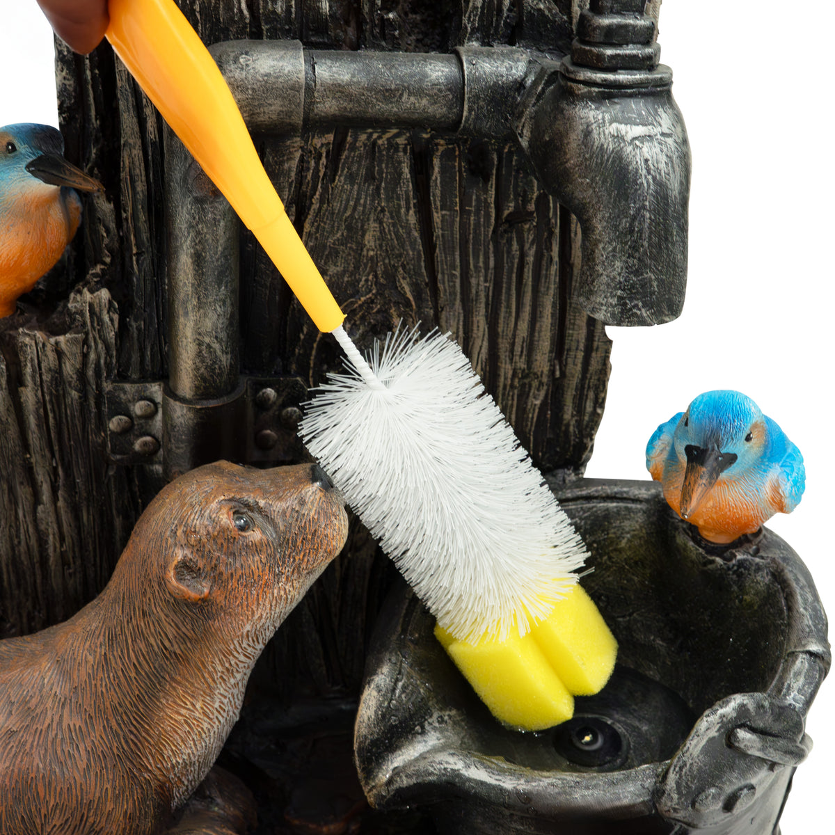 Bunte, detaillierte Wasseranlage mit einem Otter, zwei Vögeln und einer Reinigungsbürste in lebhaften Farben und realistischen Texturen