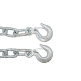 Zwei robuste, silberne Stahlhaken an einer starken Kette, ideal für den Einsatz mit dem T-Mech 2-Tonnen-Motorkran und Lastnivellierer