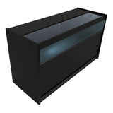 Schwarze LED-Ladentheke mit glatter Oberfläche, beleuchtetem Glasbereich und modernem, minimalistischen Design für Einzelhandelsgeschäfte